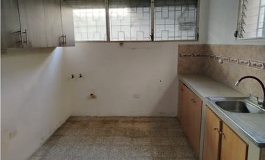 Kennedy, Hermoso Departamento en Renta, 100m2
