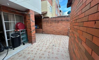Casa en venta Floridablanca – Conjunto Prados de Cañaveral, estrato 6, 5 habitaciones, 196 m², construida en 2005, MLS 15868