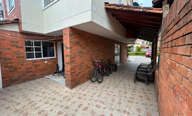 Casa en venta Floridablanca – Conjunto Prados de Cañaveral, estrato 6, 5 habitaciones, 196 m², construida en 2005, MLS 15868