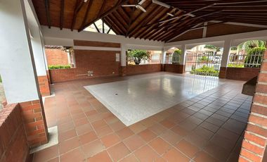 Casa en venta Floridablanca – Conjunto Prados de Cañaveral, estrato 6, 5 habitaciones, 196 m², construida en 2005, MLS 15868