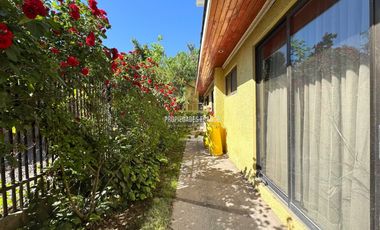PARCELA CON CASA GRANDE, PISCINA Y MUCHA VEGETACION