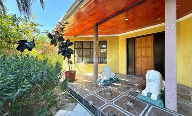 PARCELA CON CASA GRANDE, PISCINA Y MUCHA VEGETACION