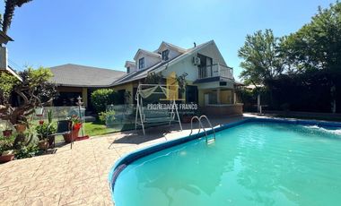PARCELA CON CASA GRANDE, PISCINA Y MUCHA VEGETACION