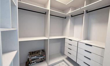 The Ivy Modelo B $3,800