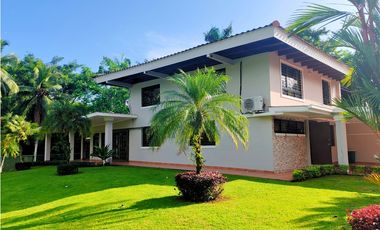 SE ALQUILA CASA EN ANCON