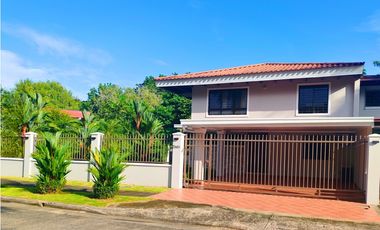 SE ALQUILA CASA EN ANCON