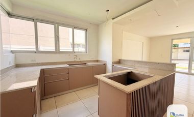 Venta de casa en Costa Sur