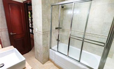 CASA EN CARDENAS REMODELADA  5REC 4.5B CON L/B 410M2