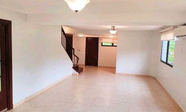 CASA EN CARDENAS REMODELADA  5REC 4.5B CON L/B 410M2