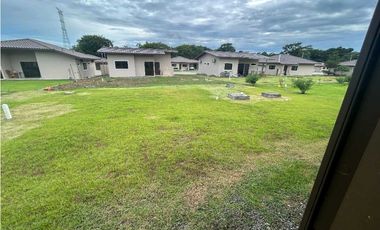 VENTA DE CASA EN ALGARROBOS 2R