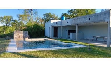 Casa con Quincho en Ayres de Colonia!