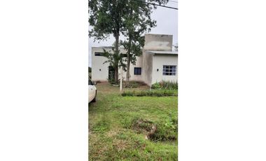 Casa con Quincho en Ayres de Colonia!