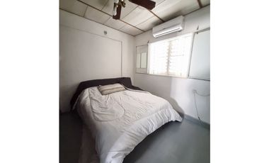 Casa independiente 3 dormitorios sobre Av en las 500 viviendas!