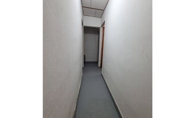 Casa independiente 3 dormitorios sobre Av en las 500 viviendas!