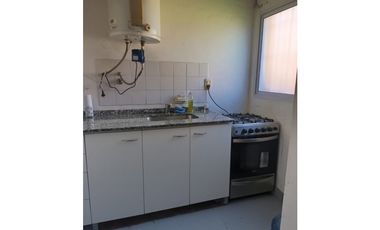 Casa independiente 3 dormitorios sobre Av en las 500 viviendas!