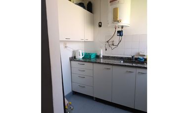 Casa independiente 3 dormitorios sobre Av en las 500 viviendas!