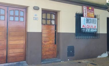 Casa PH en alquiler en Quilmes Este