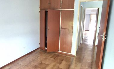 calle 49 e/13 y 14 - DEPTO 2 dorm