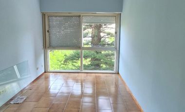 calle 49 e/13 y 14 - DEPTO 2 dorm