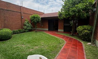 Hermosa casa con local comercial en venta en Villa Madero, PERMUTA MENOR VALOR