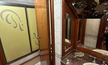 Hermosa casa con local comercial en venta en Villa Madero, PERMUTA MENOR VALOR