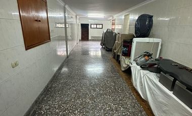 Hermosa casa con local comercial en venta en Villa Madero, PERMUTA MENOR VALOR