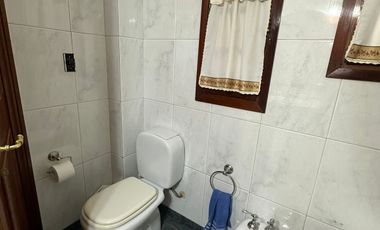 Hermosa casa con local comercial en venta en Villa Madero, PERMUTA MENOR VALOR
