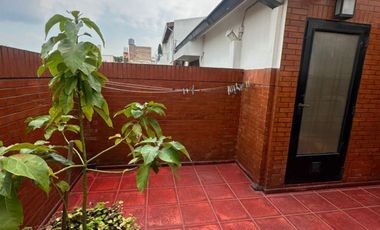 Hermosa casa con local comercial en venta en Villa Madero, PERMUTA MENOR VALOR