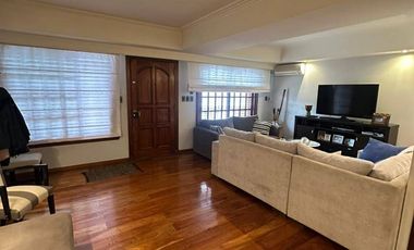 Hermosa casa con local comercial en venta en Villa Madero, PERMUTA MENOR VALOR