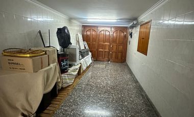 Hermosa casa con local comercial en venta en Villa Madero, PERMUTA MENOR VALOR