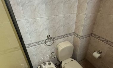 Hermosa casa con local comercial en venta en Villa Madero, PERMUTA MENOR VALOR