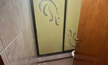 Hermosa casa con local comercial en venta en Villa Madero, PERMUTA MENOR VALOR