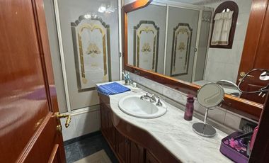 Hermosa casa con local comercial en venta en Villa Madero, PERMUTA MENOR VALOR