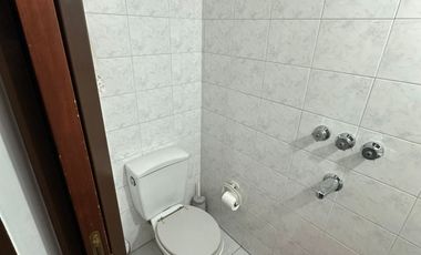 Hermosa casa con local comercial en venta en Villa Madero, PERMUTA MENOR VALOR