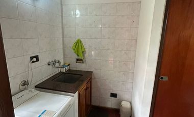 Hermosa casa con local comercial en venta en Villa Madero, PERMUTA MENOR VALOR