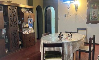 Casa en venta c/ cochera en Chacras de Coria