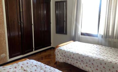 Casa en venta c/ cochera en Chacras de Coria