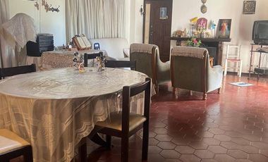 Casa en venta c/ cochera en Chacras de Coria