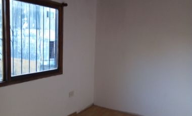 Casa PH en alquiler en Bernal Oeste