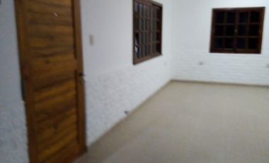 Casa PH en alquiler en Bernal Oeste