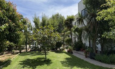 Casa en Arriendo en AMPLIA Y COMODA CASA AMOBLADA EN ARRIENDO AÑO CORRIDO 5 DORMITORIOS (DOS EN SUITE) 4 BAÑOS AMPLIA TERRAZA Y PISCINA