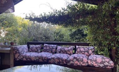 Casa en Arriendo en AMPLIA Y COMODA CASA AMOBLADA EN ARRIENDO AÑO CORRIDO 5 DORMITORIOS (DOS EN SUITE) 4 BAÑOS AMPLIA TERRAZA Y PISCINA