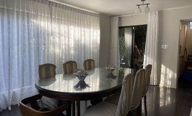 Casa en Arriendo en AMPLIA Y COMODA CASA AMOBLADA EN ARRIENDO AÑO CORRIDO 5 DORMITORIOS (DOS EN SUITE) 4 BAÑOS AMPLIA TERRAZA Y PISCINA