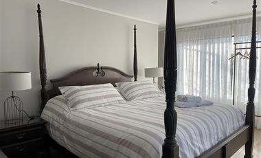 Casa en Arriendo en AMPLIA Y COMODA CASA AMOBLADA EN ARRIENDO AÑO CORRIDO 5 DORMITORIOS (DOS EN SUITE) 4 BAÑOS AMPLIA TERRAZA Y PISCINA