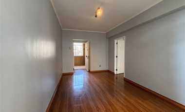 Departamento en Arriendo en Departamento 1 dormitorio remodelado, Metro Santa Lucía