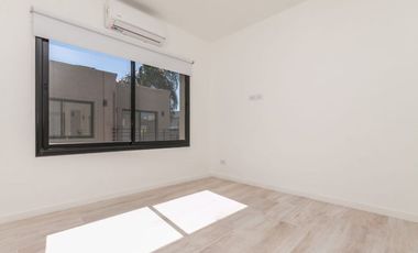 DEPARTAMENTOS EN 2 PLANTAS CON COCHERA Y PARRILLA