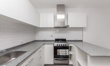 DEPARTAMENTOS EN 2 PLANTAS CON COCHERA Y PARRILLA