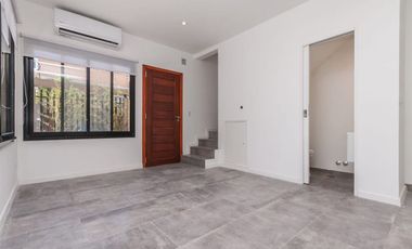 DEPARTAMENTOS EN 2 PLANTAS CON COCHERA Y PARRILLA