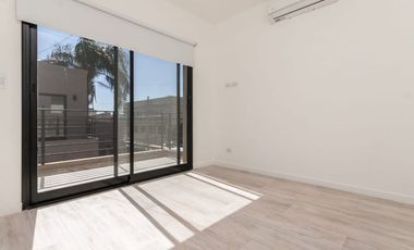 DEPARTAMENTOS EN 2 PLANTAS CON COCHERA Y PARRILLA