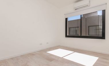 DEPARTAMENTOS EN 2 PLANTAS CON COCHERA Y PARRILLA